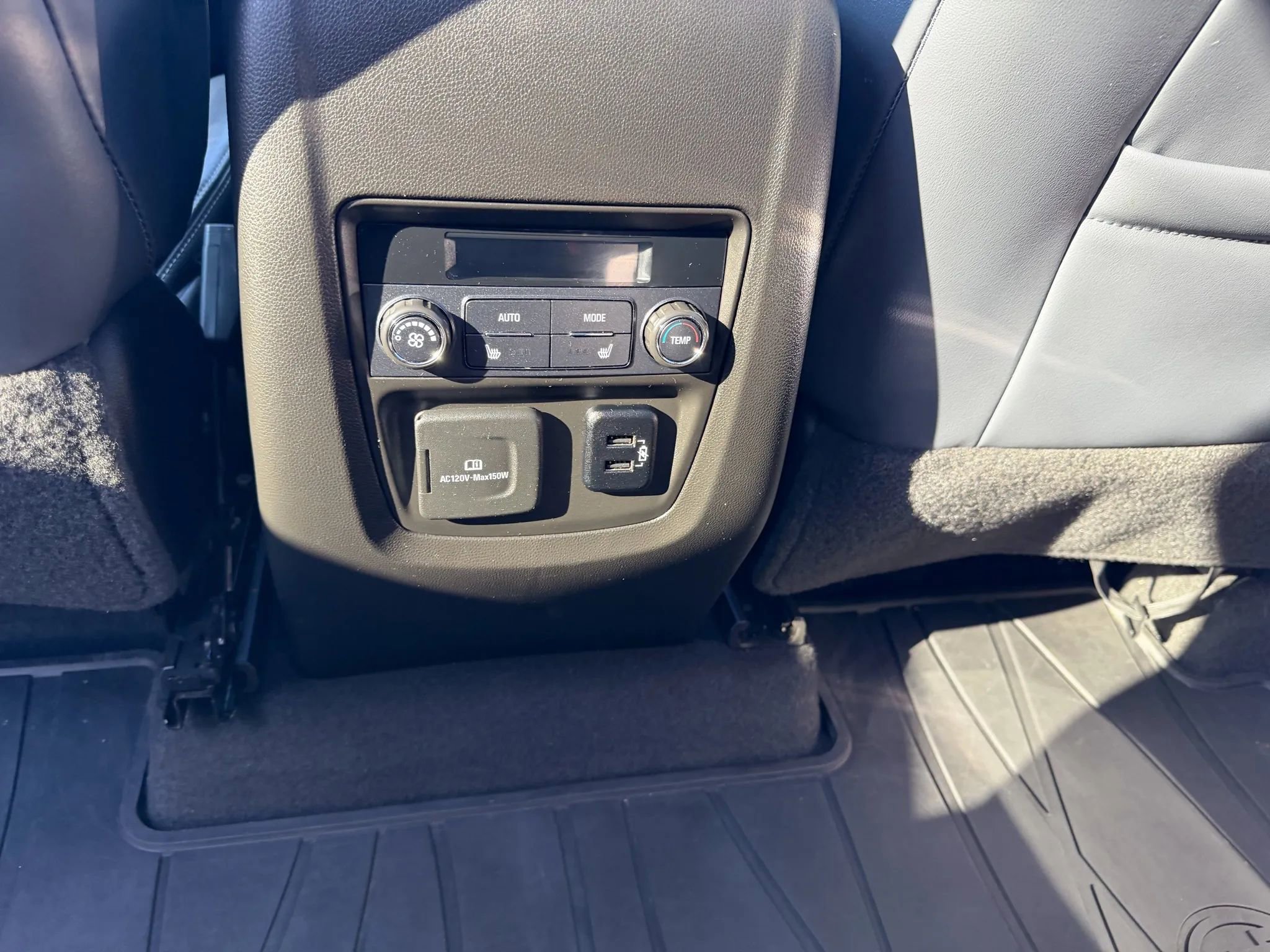 Used 2018 Buick Enclave Premium w/ Experience Buick Package image 16