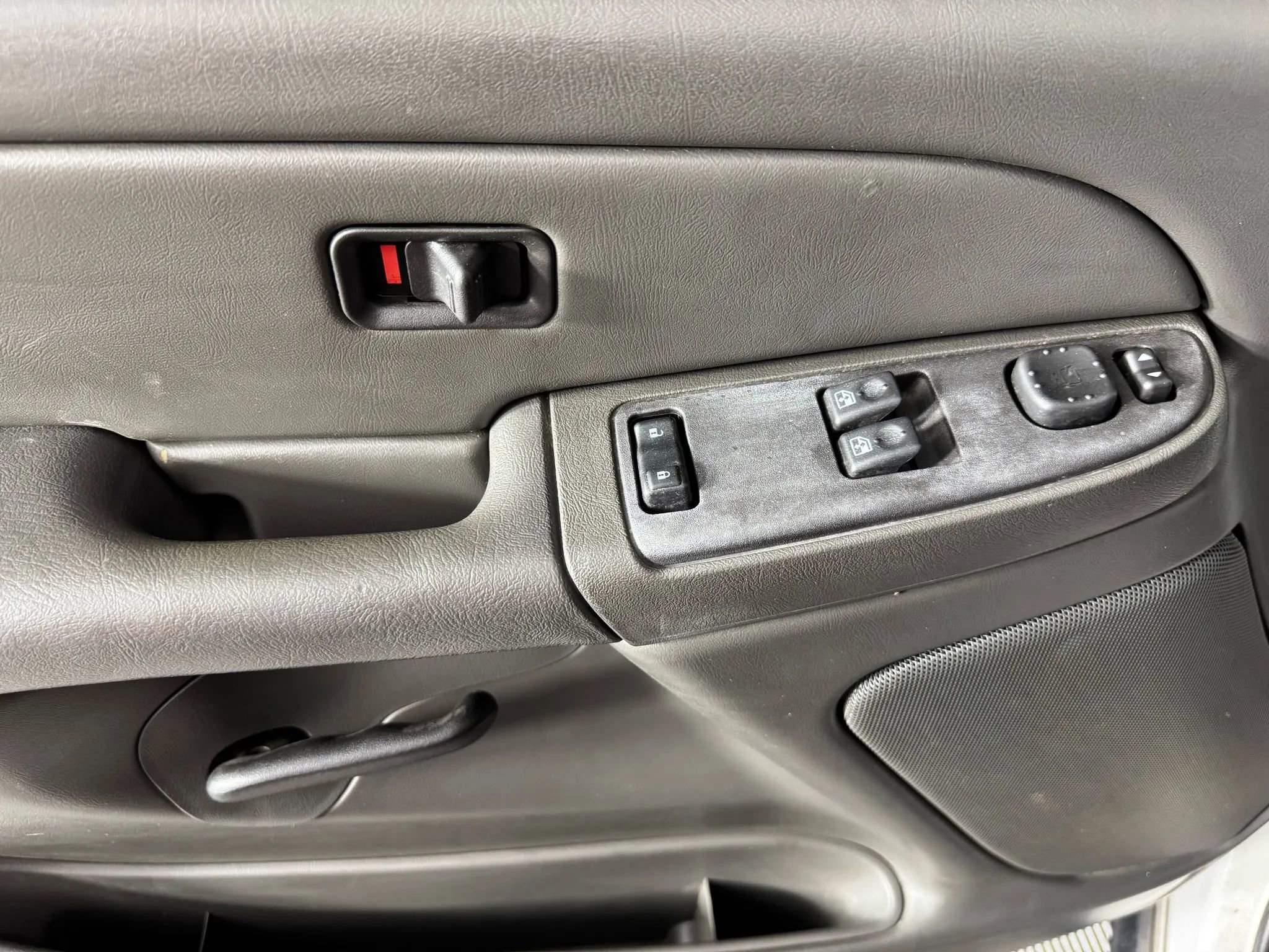 Used 2006 Chevrolet Silverado 1500 LT w/ Light Duty Power Package image 34