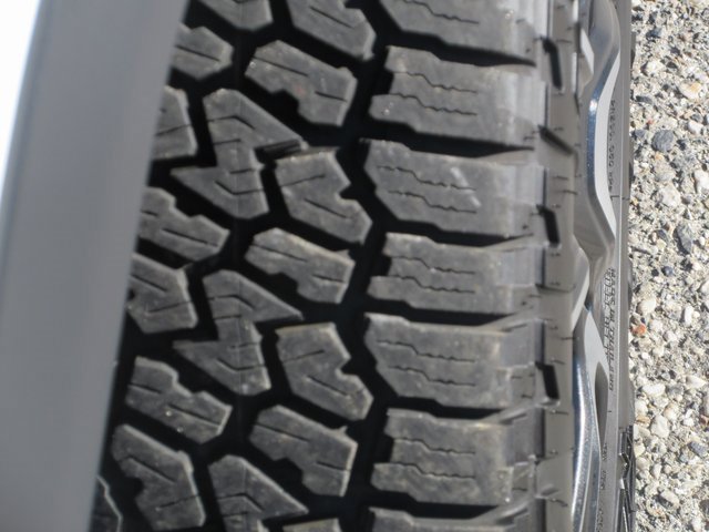 Used 2025 Jeep Compass Trailhawk image 5