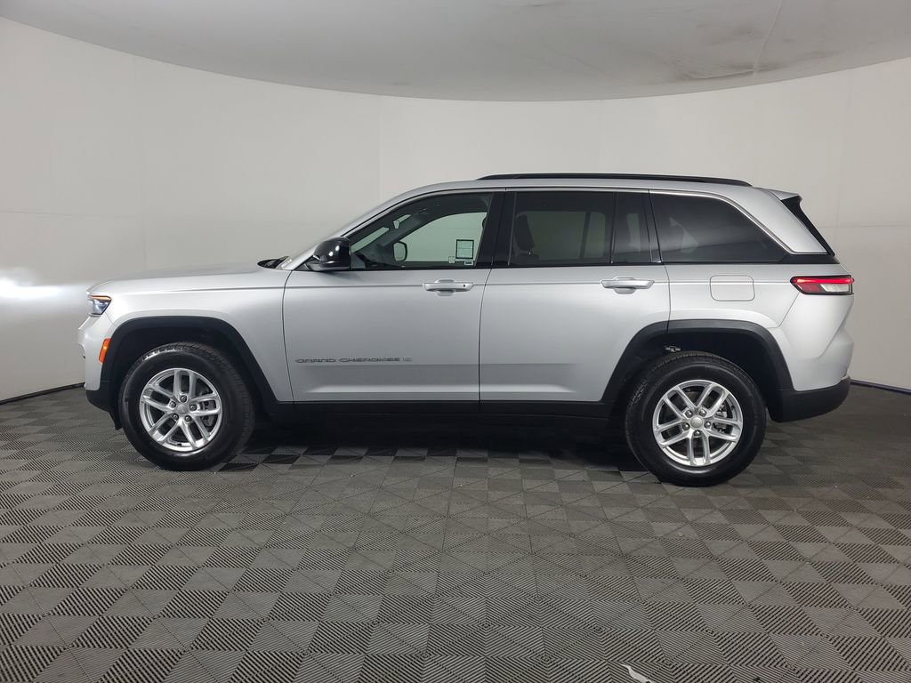 Used 2025 Jeep Grand Cherokee Laredo X image 7