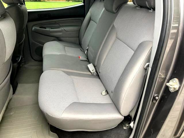 Used 2015 Toyota Tacoma TRD Pro image 29