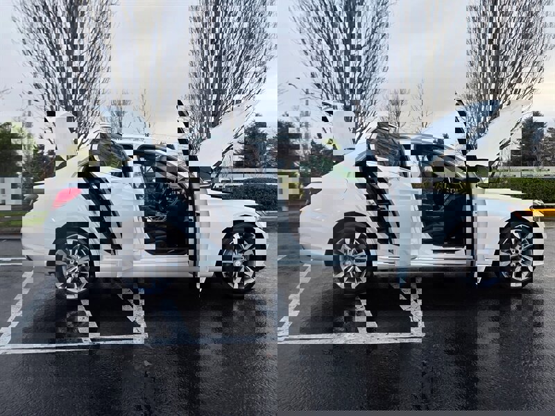 Used 2015 Mercedes-Benz C 300 4MATIC Sedan image 24