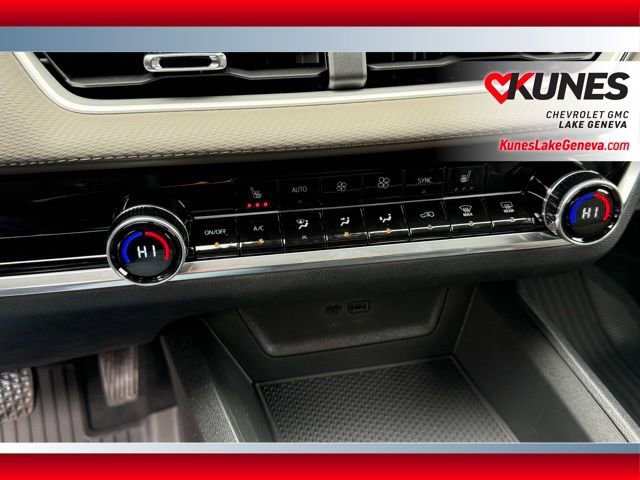 New 2026 Chevrolet Equinox LT w/ Convenience Package II image 24