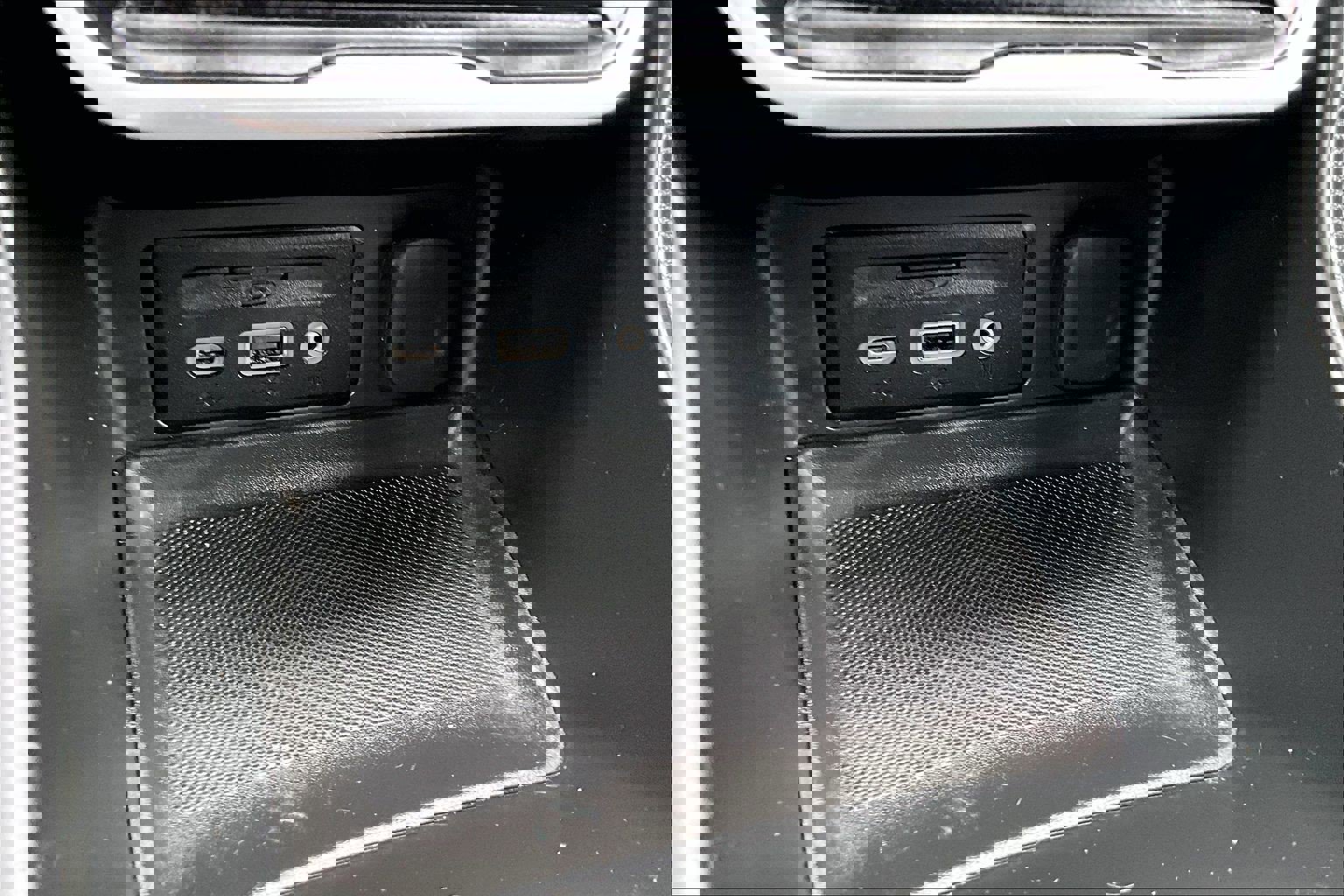 Used 2020 GMC Terrain Denali w/ LPO, Floor Liner Package image 29