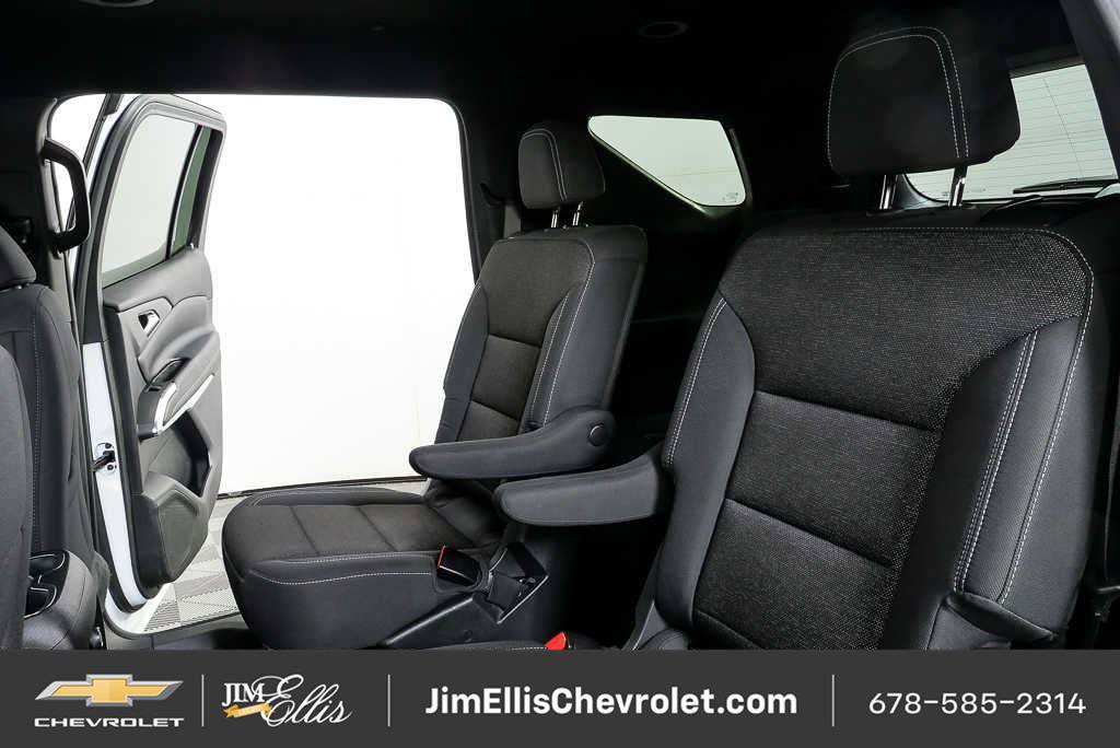 Certified 2025 Chevrolet Traverse LT FWD image 19