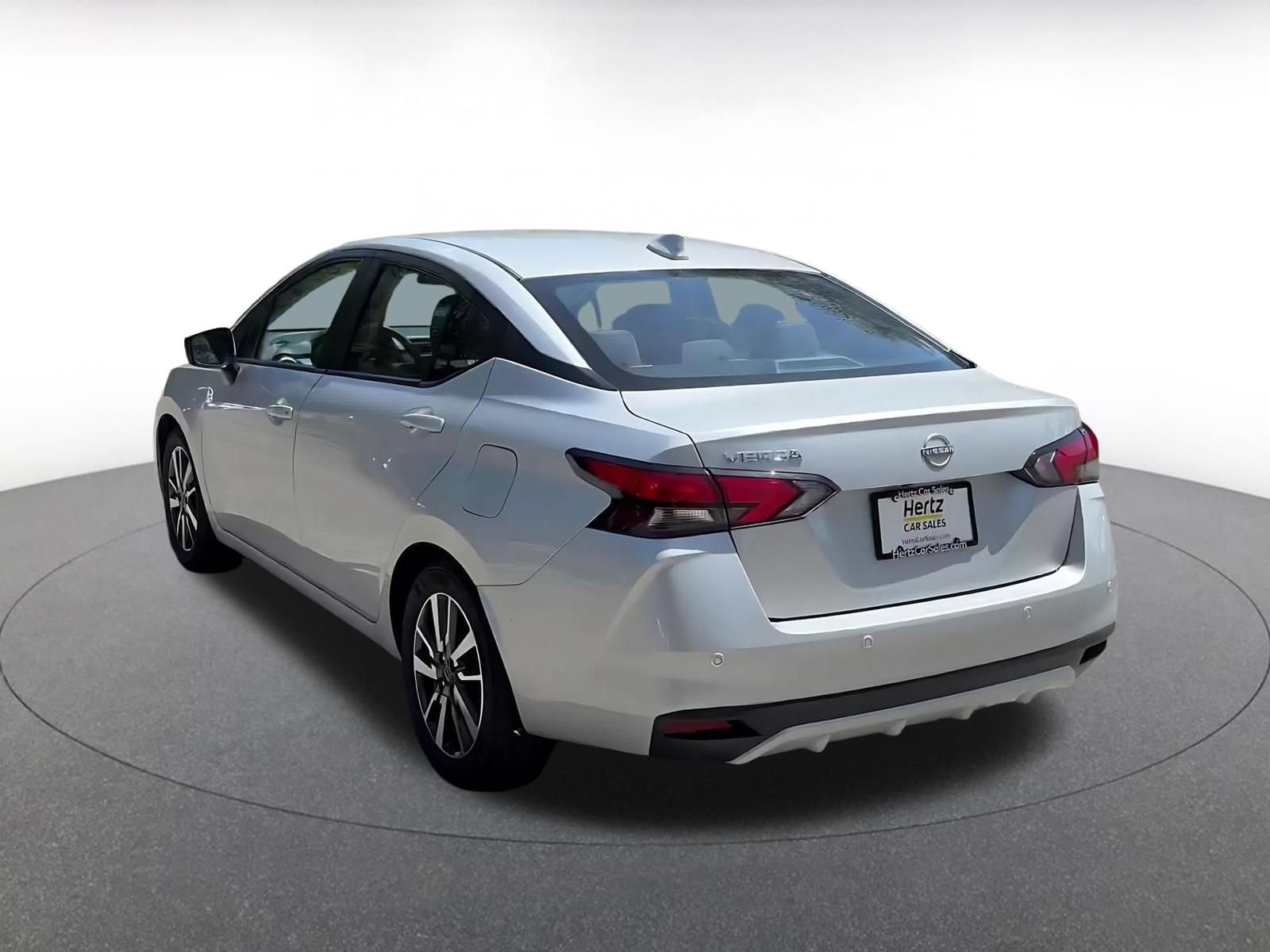 Used 2025 Nissan Versa SV FWD image 10