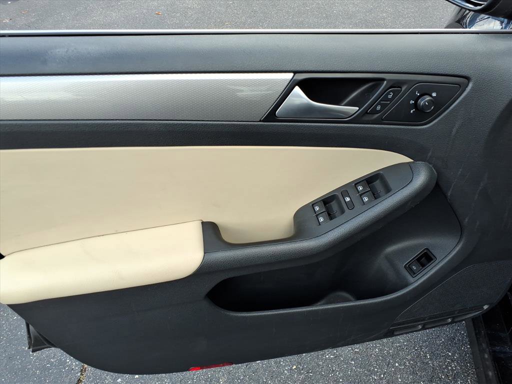 Used 2018 Volkswagen Jetta SE image 17