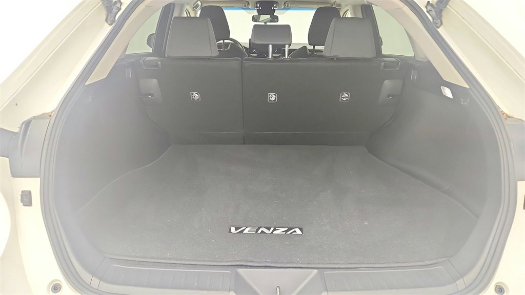 Used 2021 Toyota Venza LE image 34
