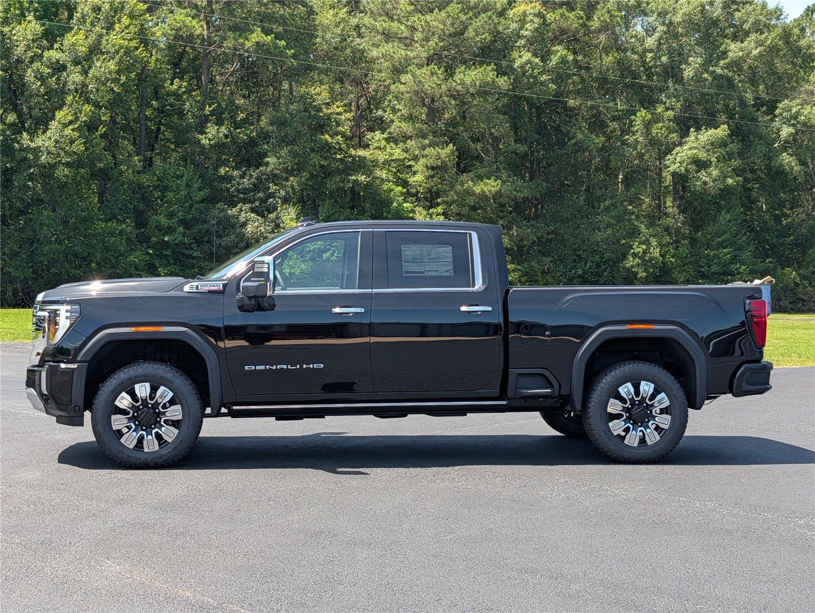 New 2026 GMC Sierra 2500 Denali w/ Denali Reserve Package AWD/4WD image 2