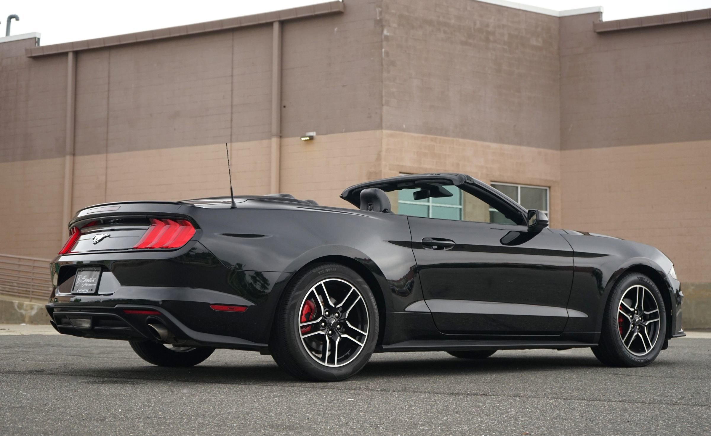 Used 2021 Ford Mustang Premium image 9