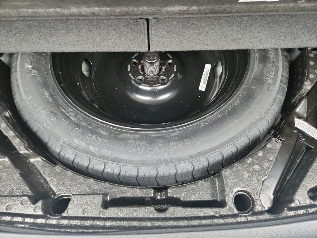Certified 2023 Volkswagen Tiguan SE FWD image 31