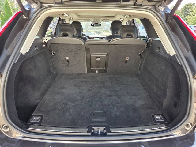 Certified 2023 Volvo XC60 B5 Plus FWD image 17