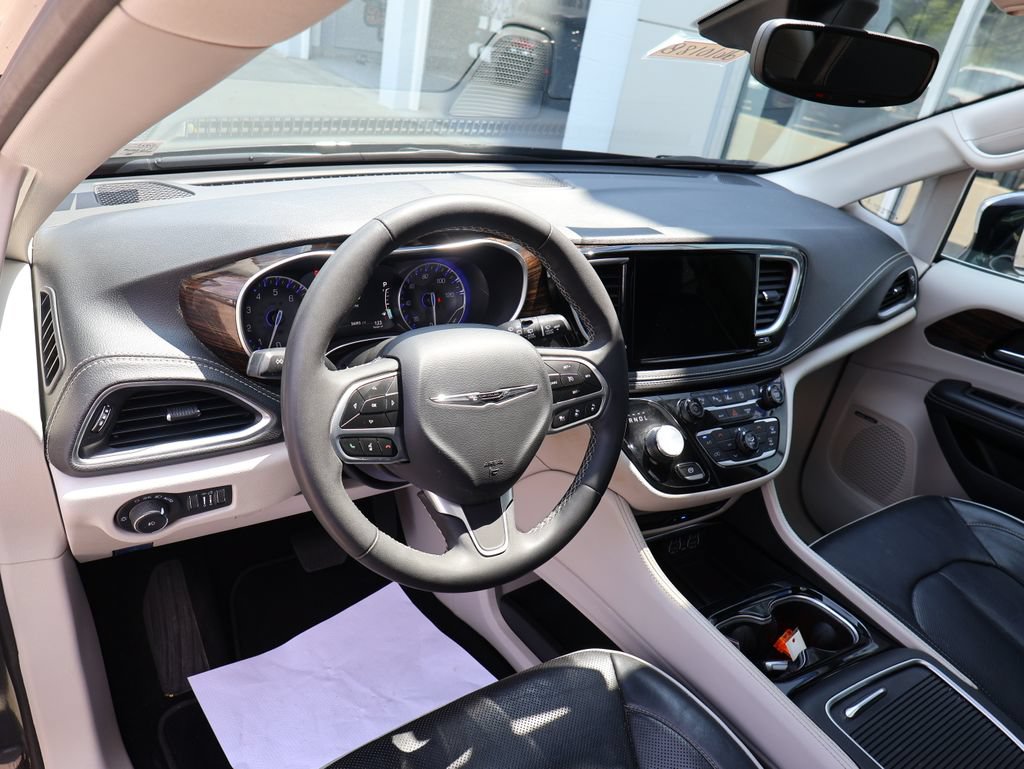 Used 2023 Chrysler Pacifica Limited w/ Uconnect Theater Family Group AWD/4WD image 22