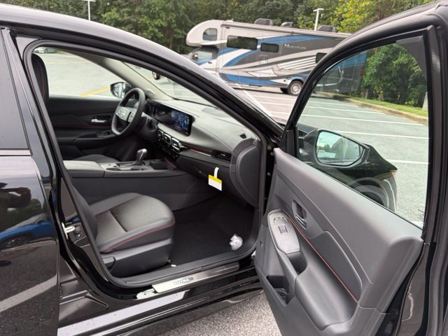 New 2027 Nissan Sentra SR w/ SR Premium Package FWD image 25