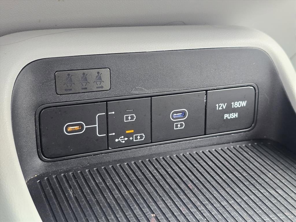 Used 2024 Hyundai Kona SEL image 25
