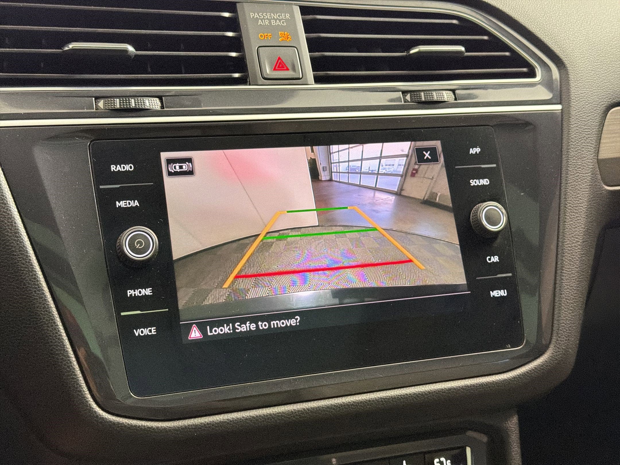 Used 2021 Volkswagen Tiguan SE R-Line image 25