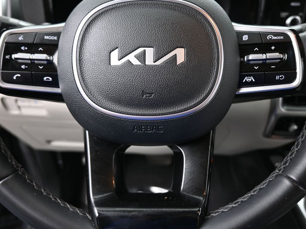 Used 2023 Kia Sorento S image 33