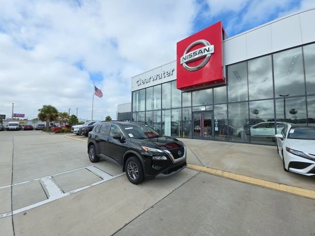 Used 2023 Nissan Rogue S image 1