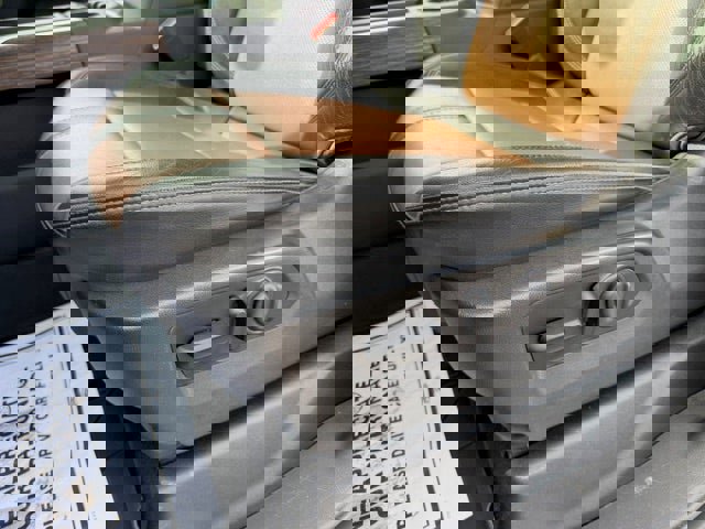 Used 2021 Chevrolet Silverado 1500 High Country w/ Technology Package image 32