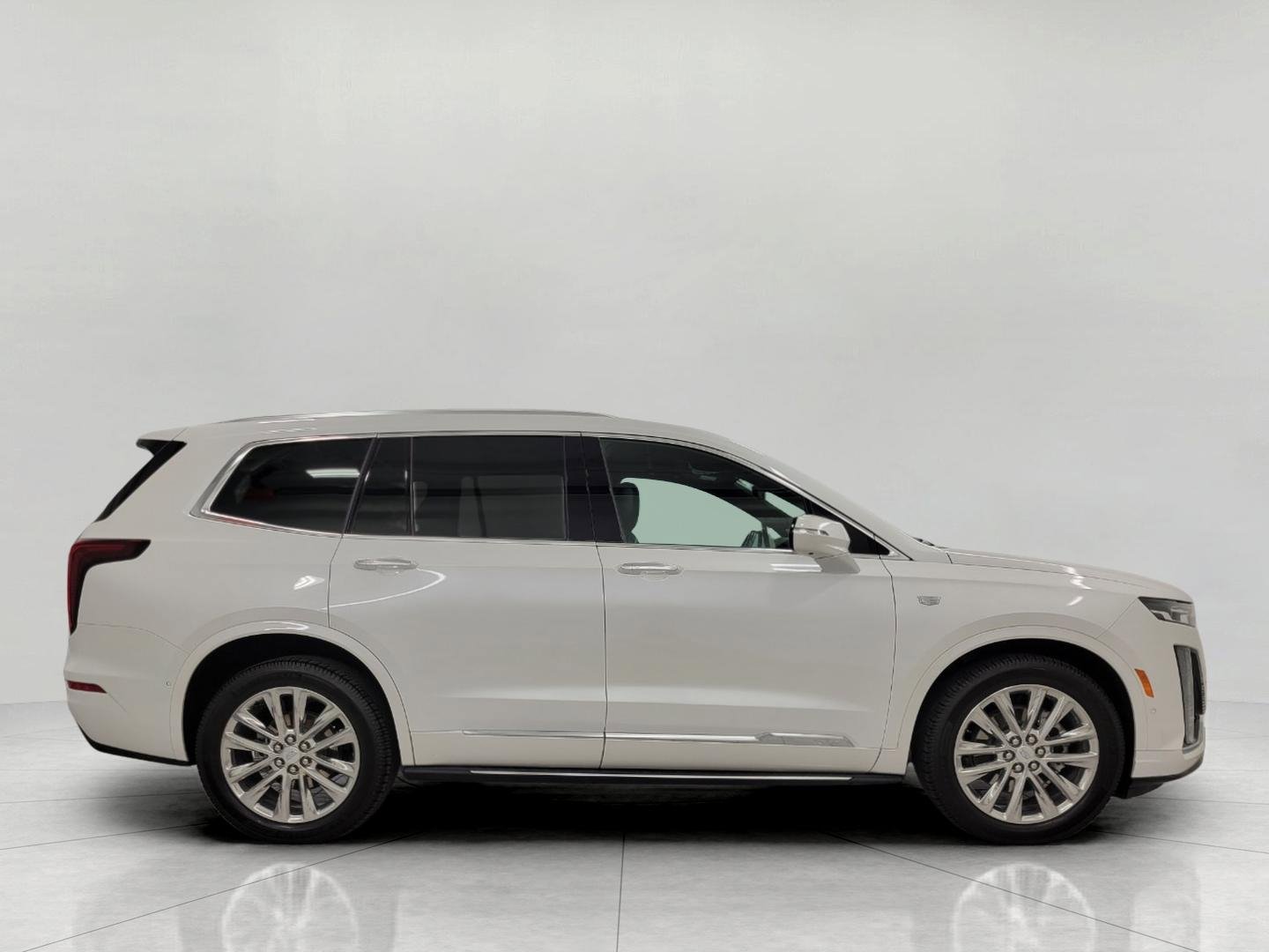 Used 2022 Cadillac XT6 Premium Luxury w/ Technology Package AWD/4WD image 11