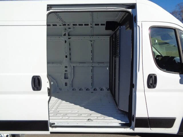 Used 2023 RAM ProMaster 2500 w/ Driver Convenience Group image 8