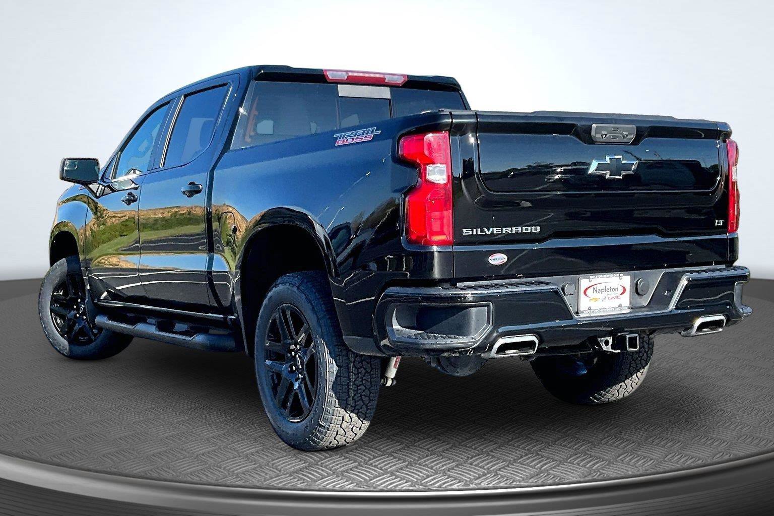 Used 2024 Chevrolet Silverado 1500 LT Trail Boss w/ Convenience Package II AWD/4WD image 14
