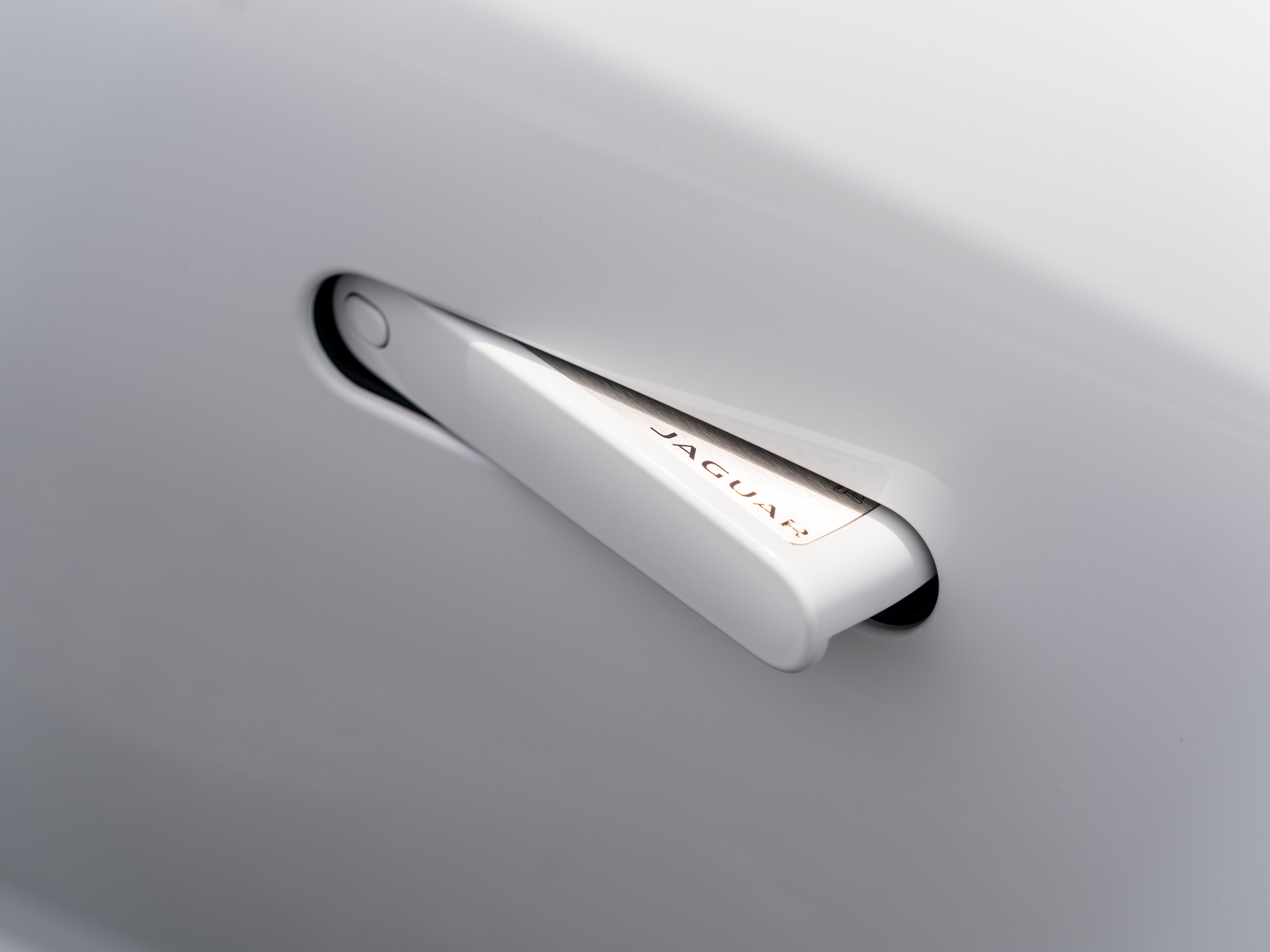 Used 2024 Jaguar F-TYPE R-Dynamic RWD image 44