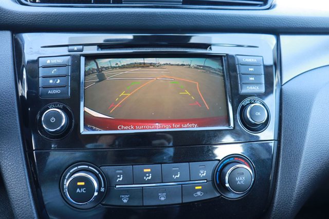 Used 2020 Nissan Rogue Sport SV FWD image 25
