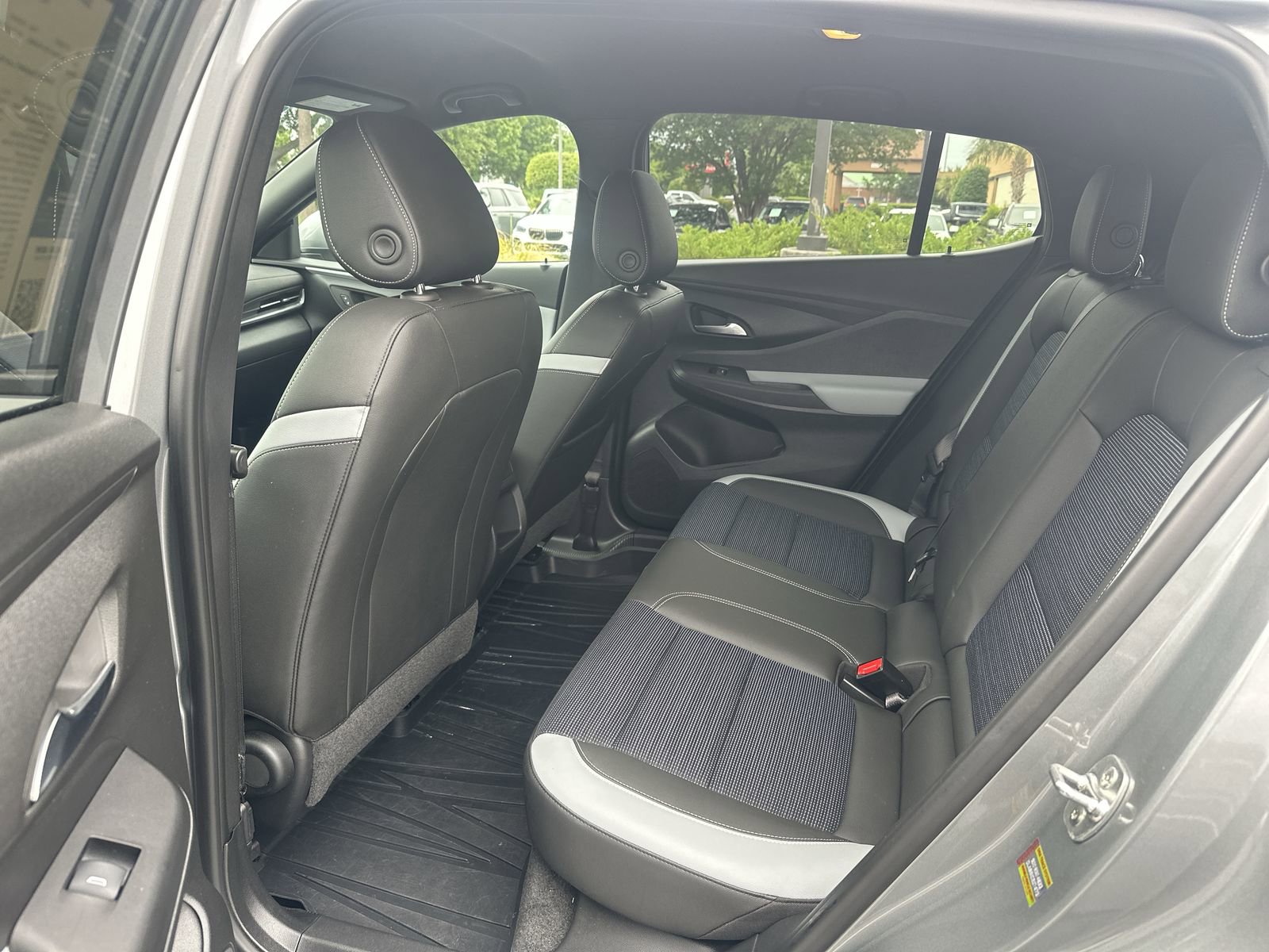 Used 2024 Buick Envista Preferred FWD image 31