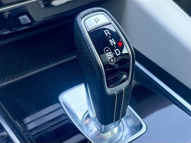 Used 2020 Jaguar F-PACE SVR image 29