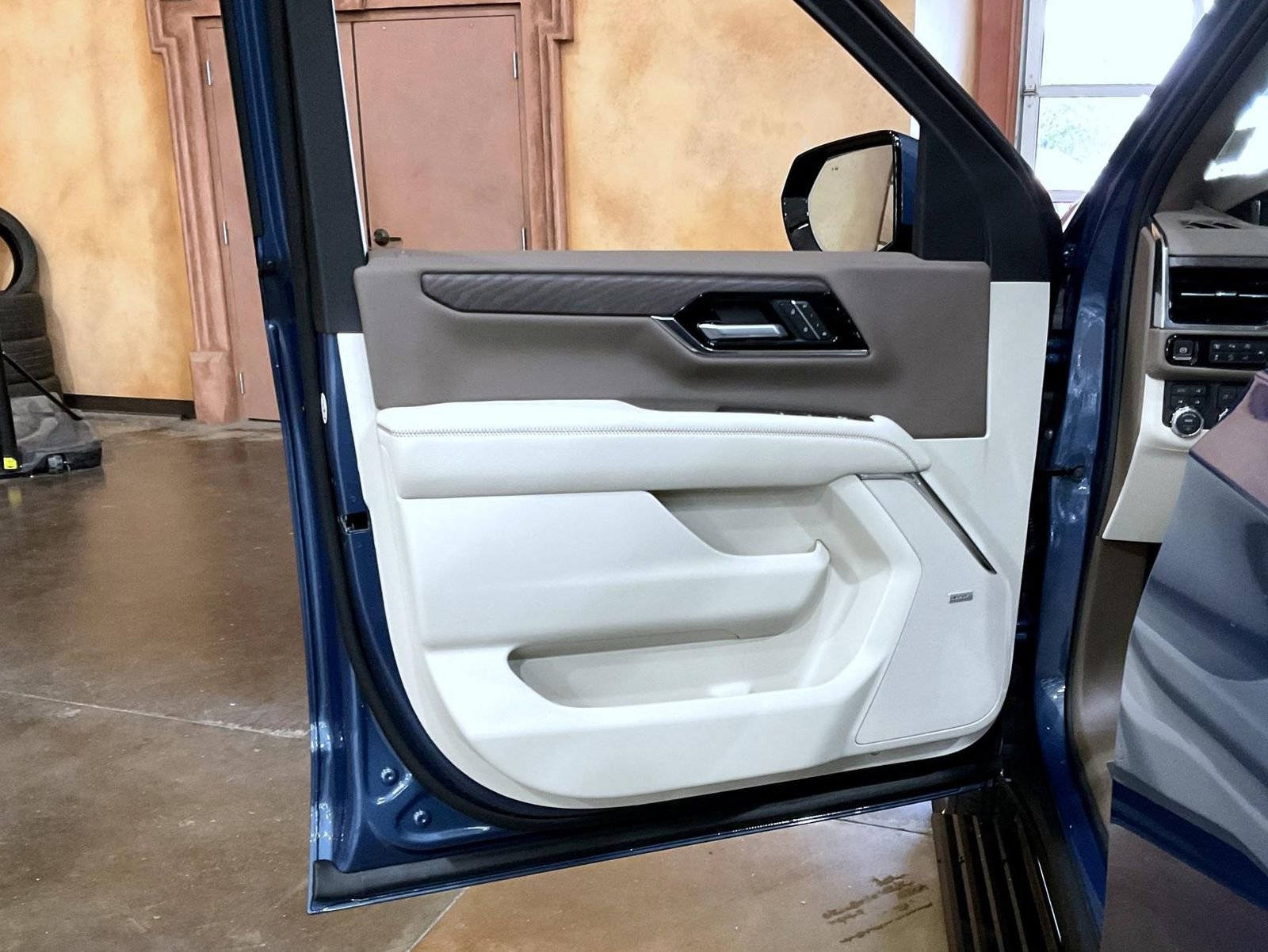 New 2026 GMC Yukon XL Denali image 9