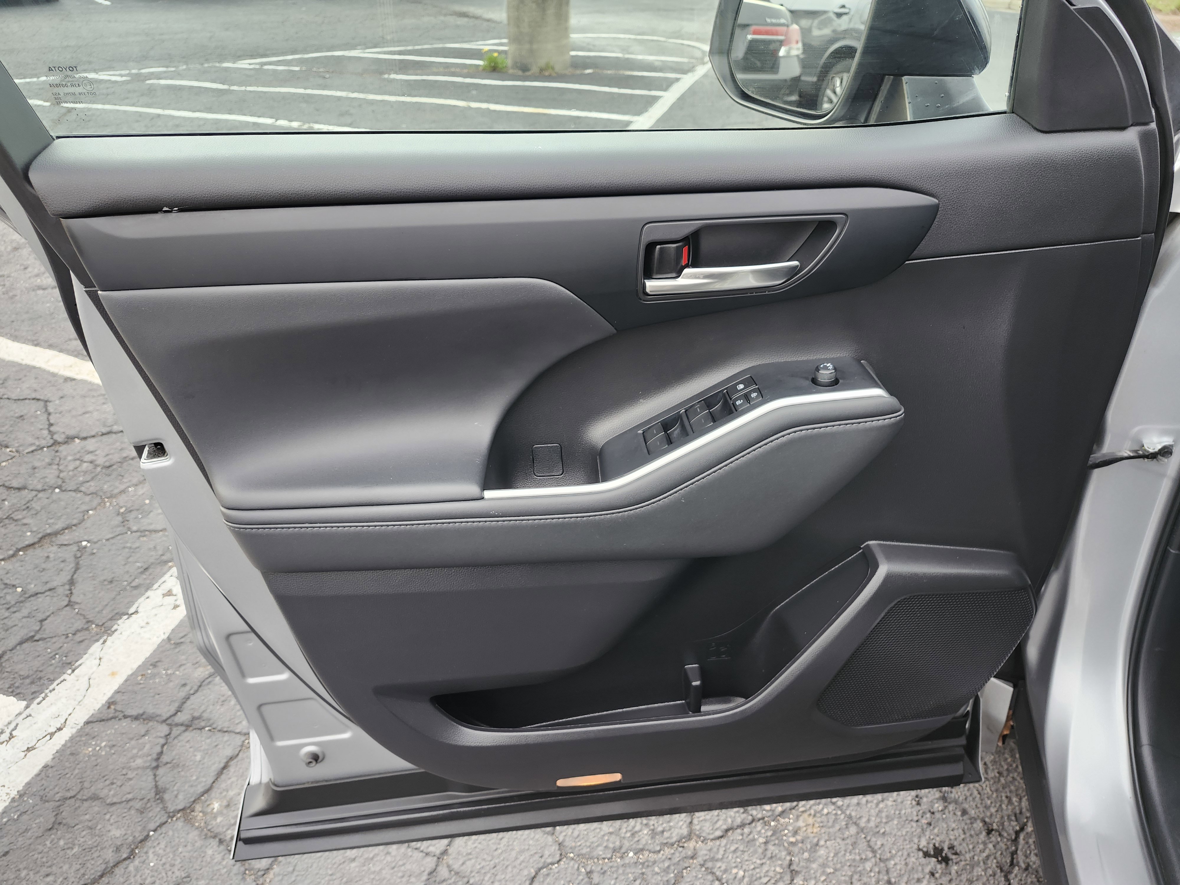 Used 2022 Toyota Highlander XSE image 31