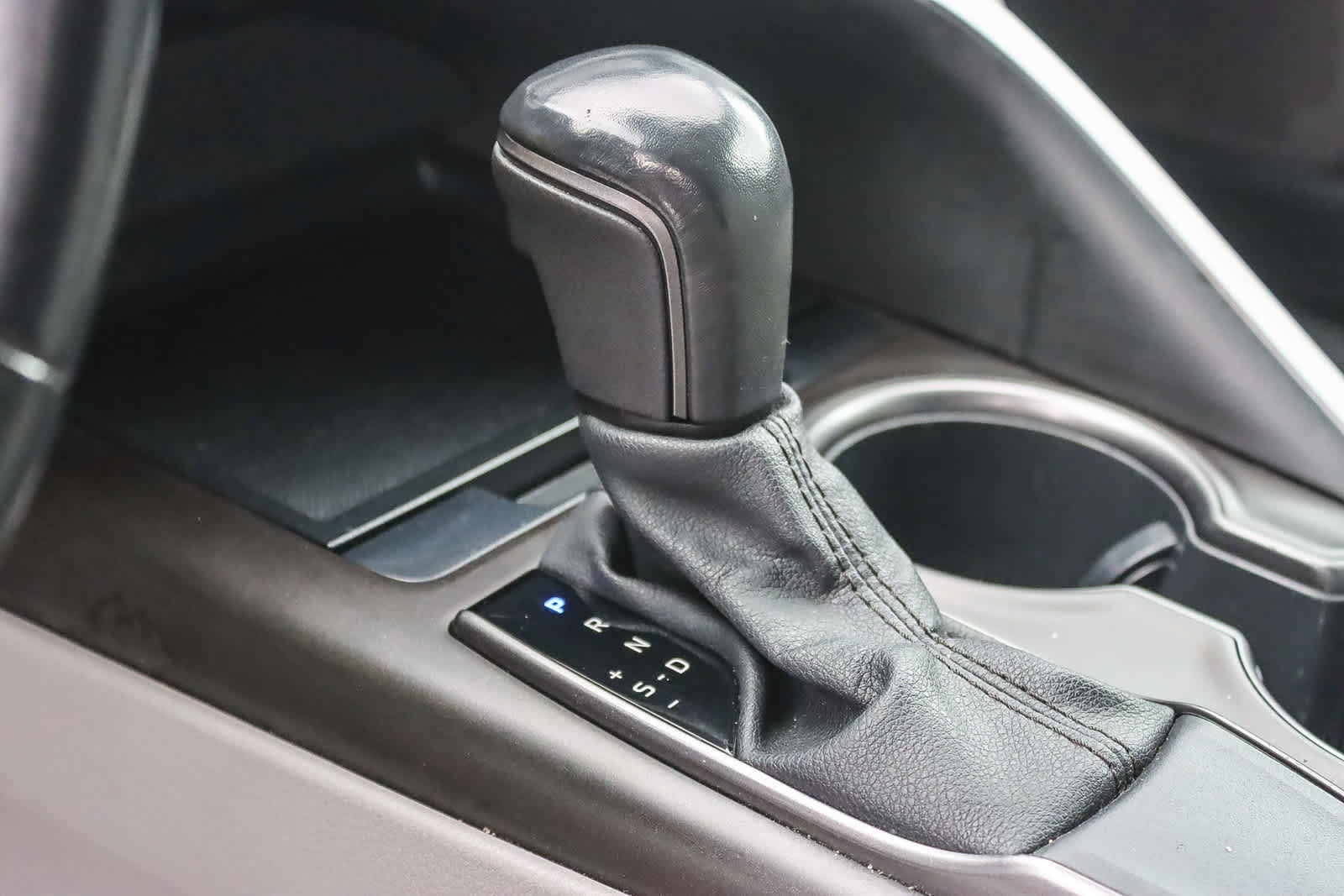 Used 2021 Toyota Camry SE image 18