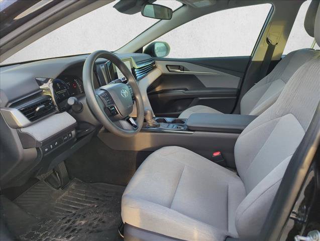 Used 2025 Toyota Camry LE FWD image 8