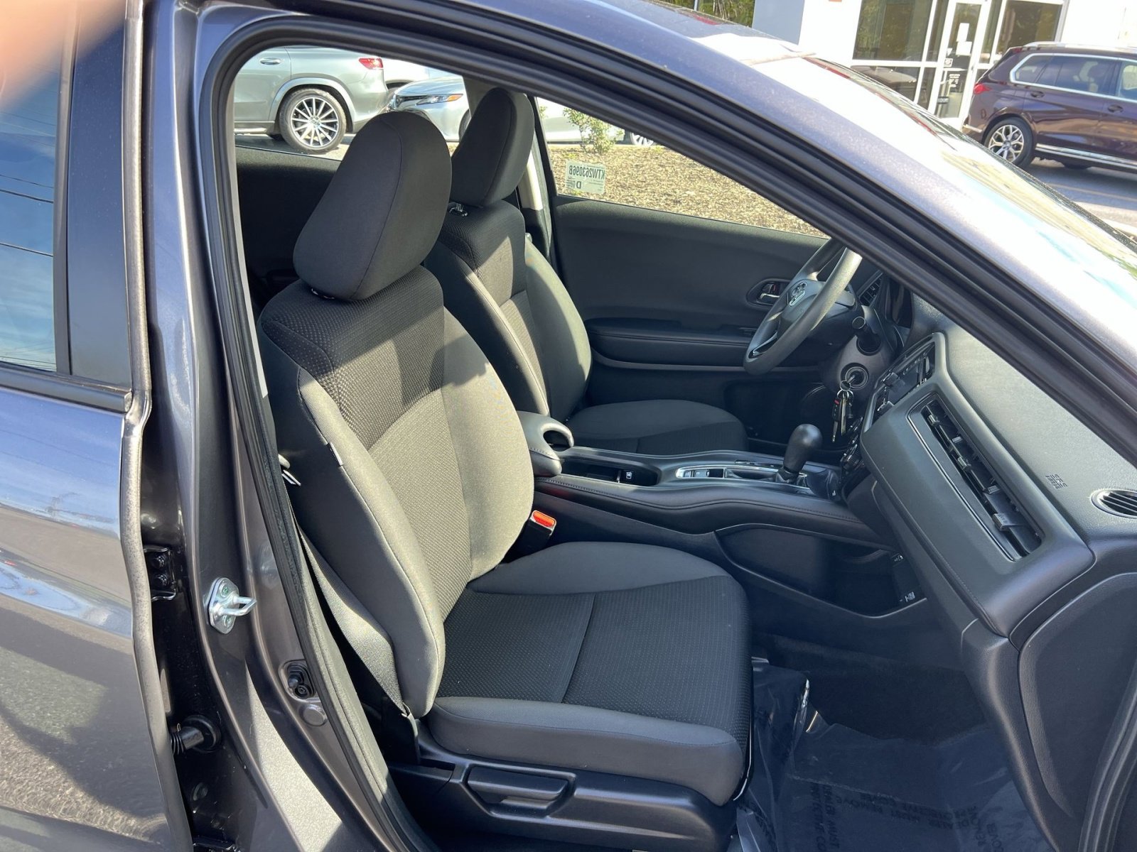 Used 2022 Honda HR-V LX image 24