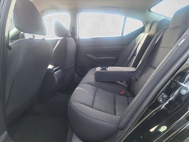 Used 2025 Nissan Altima 2.5 SV image 14