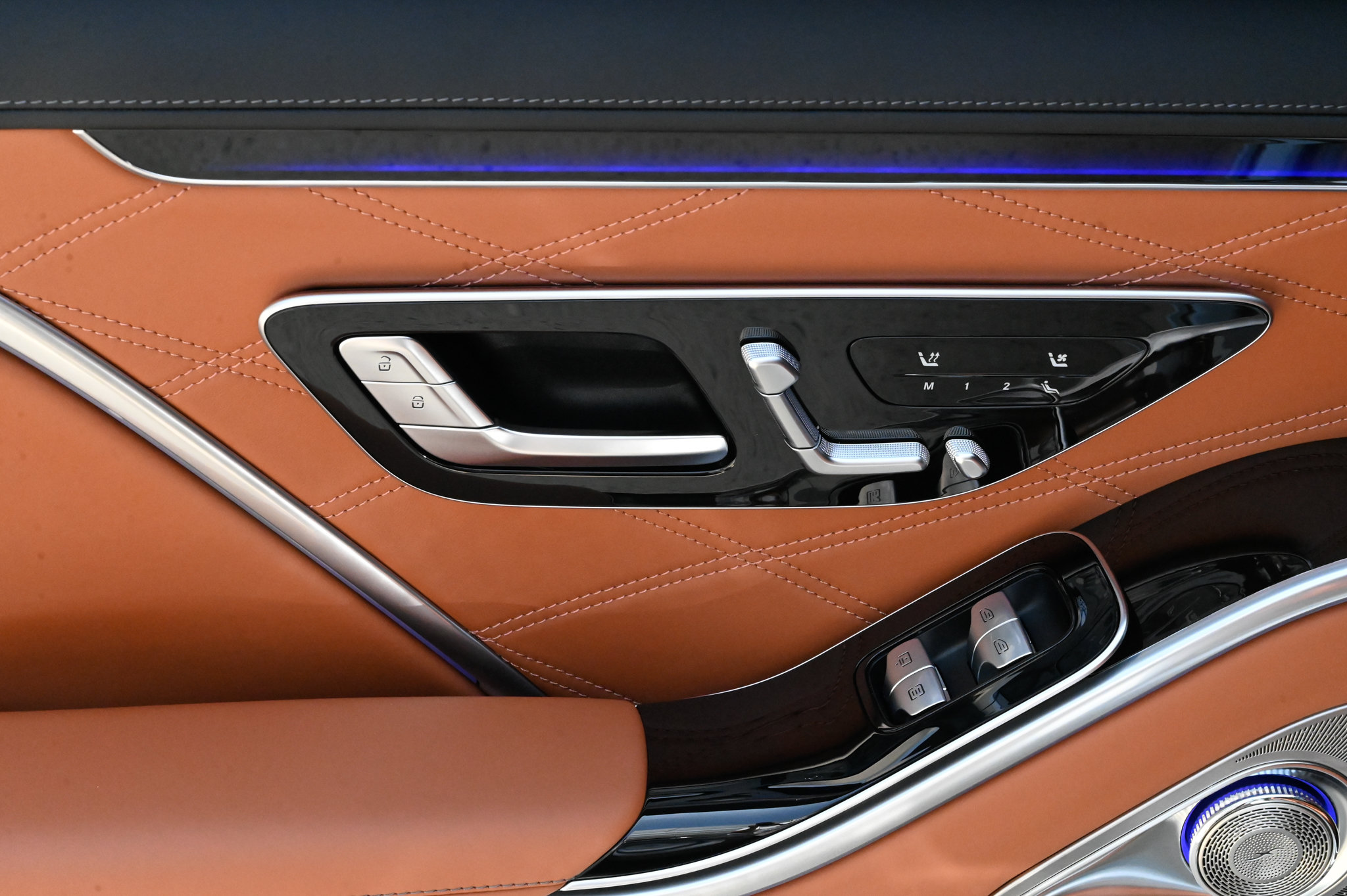 Used 2023 Mercedes-Benz Maybach S 680 4MATIC w/ Manufaktur Leather Package image 39