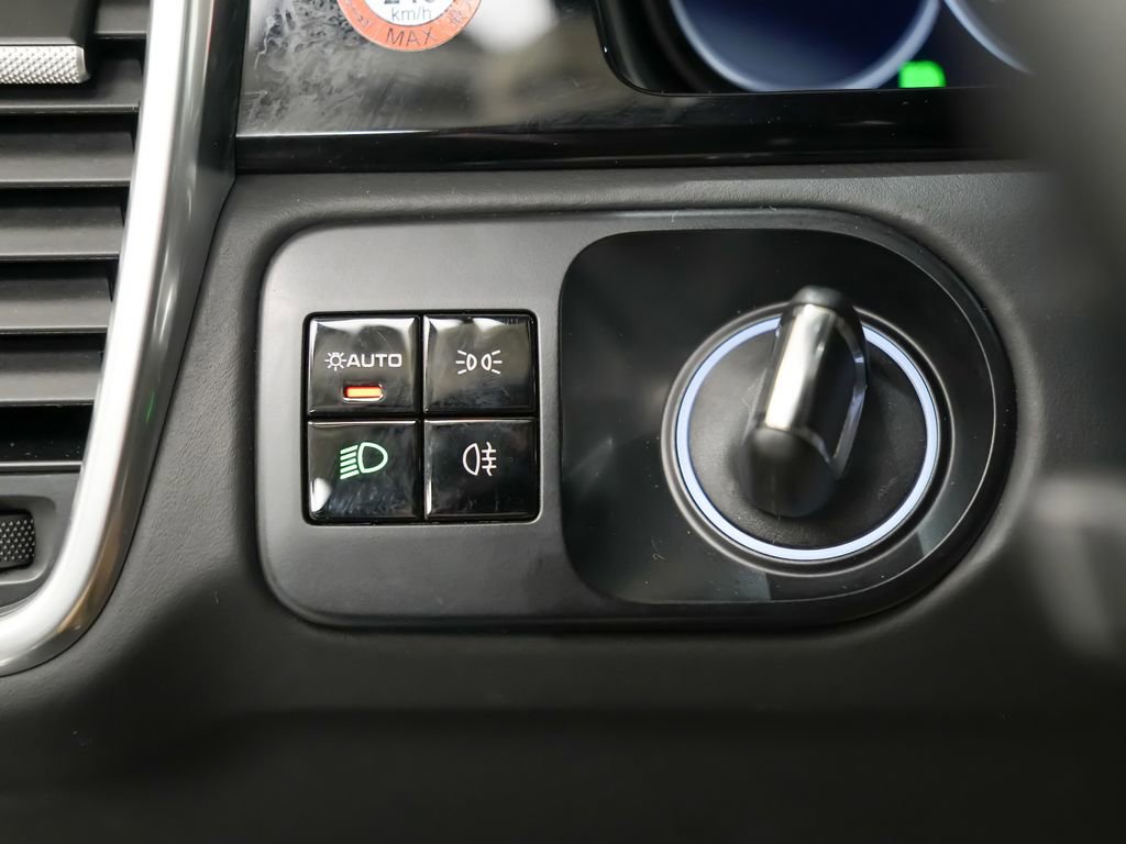 Certified 2020 Porsche Cayenne Turbo AWD/4WD image 25