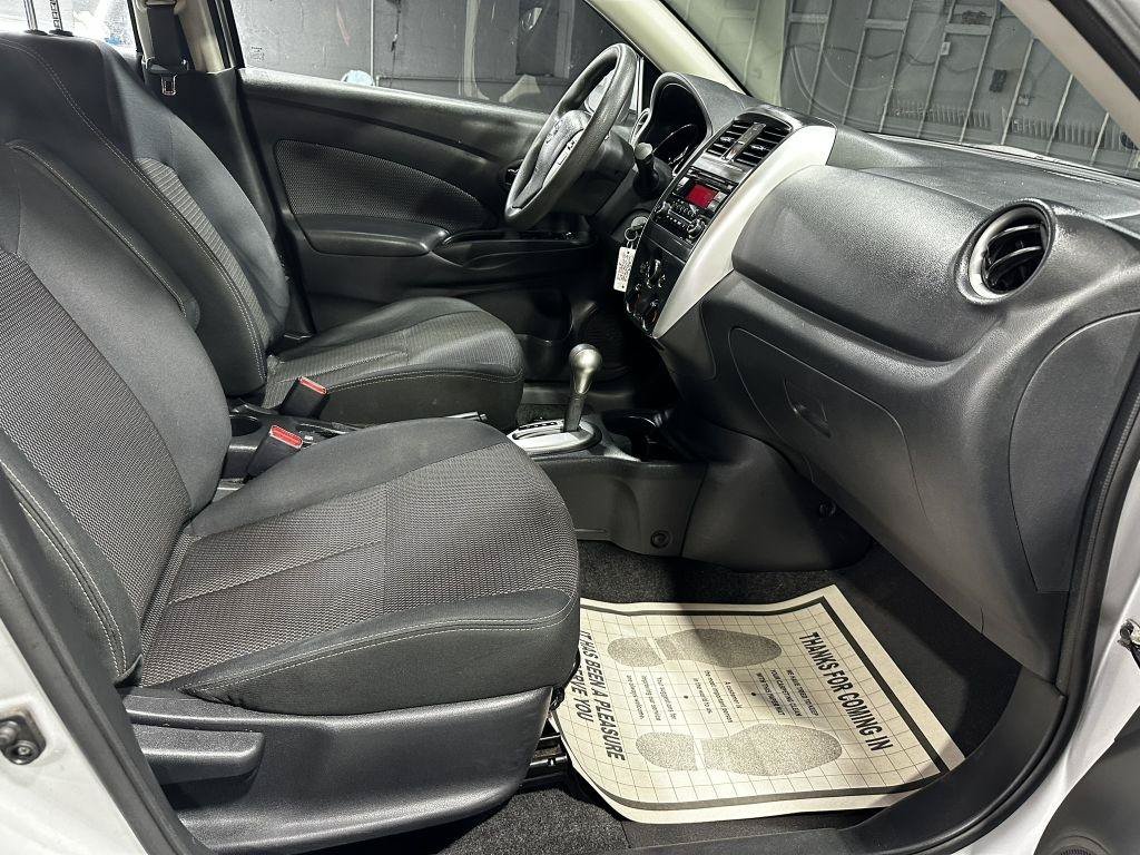 Used 2016 Nissan Versa SV FWD image 31