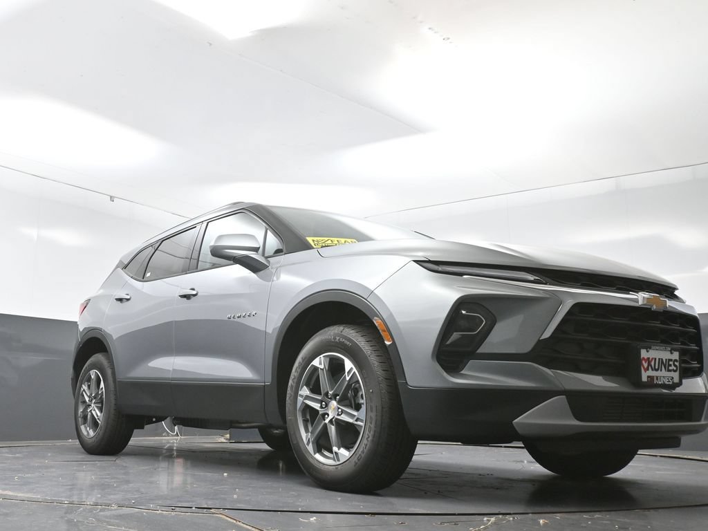 New 2026 Chevrolet Blazer LT w/ Convenience Package AWD/4WD image 39