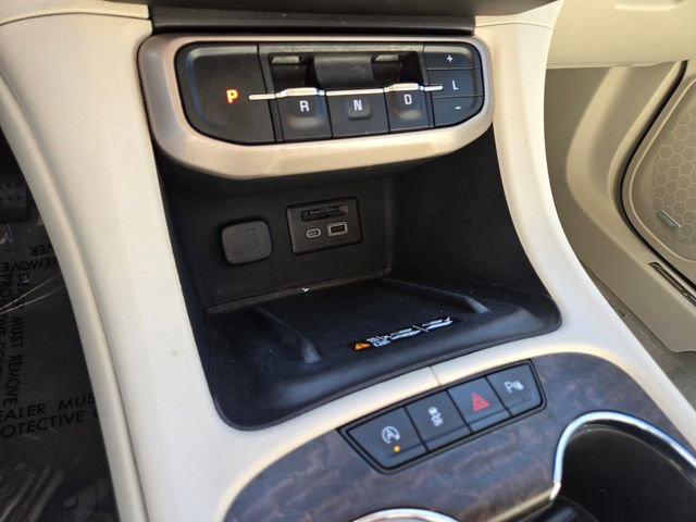 Used 2023 GMC Acadia Denali image 21