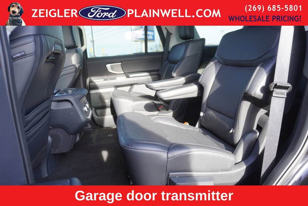 Used 2025 Ford Expedition Platinum image 17