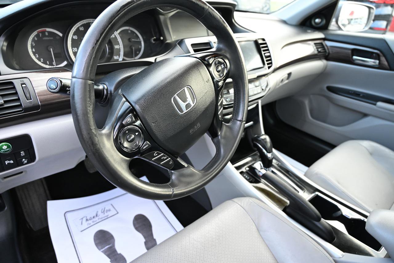 Used 2016 Honda Accord Touring image 11