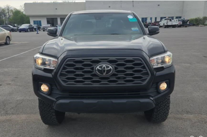 Used 2020 Toyota Tacoma TRD Off-Road w/ Technology Package AWD/4WD image 2