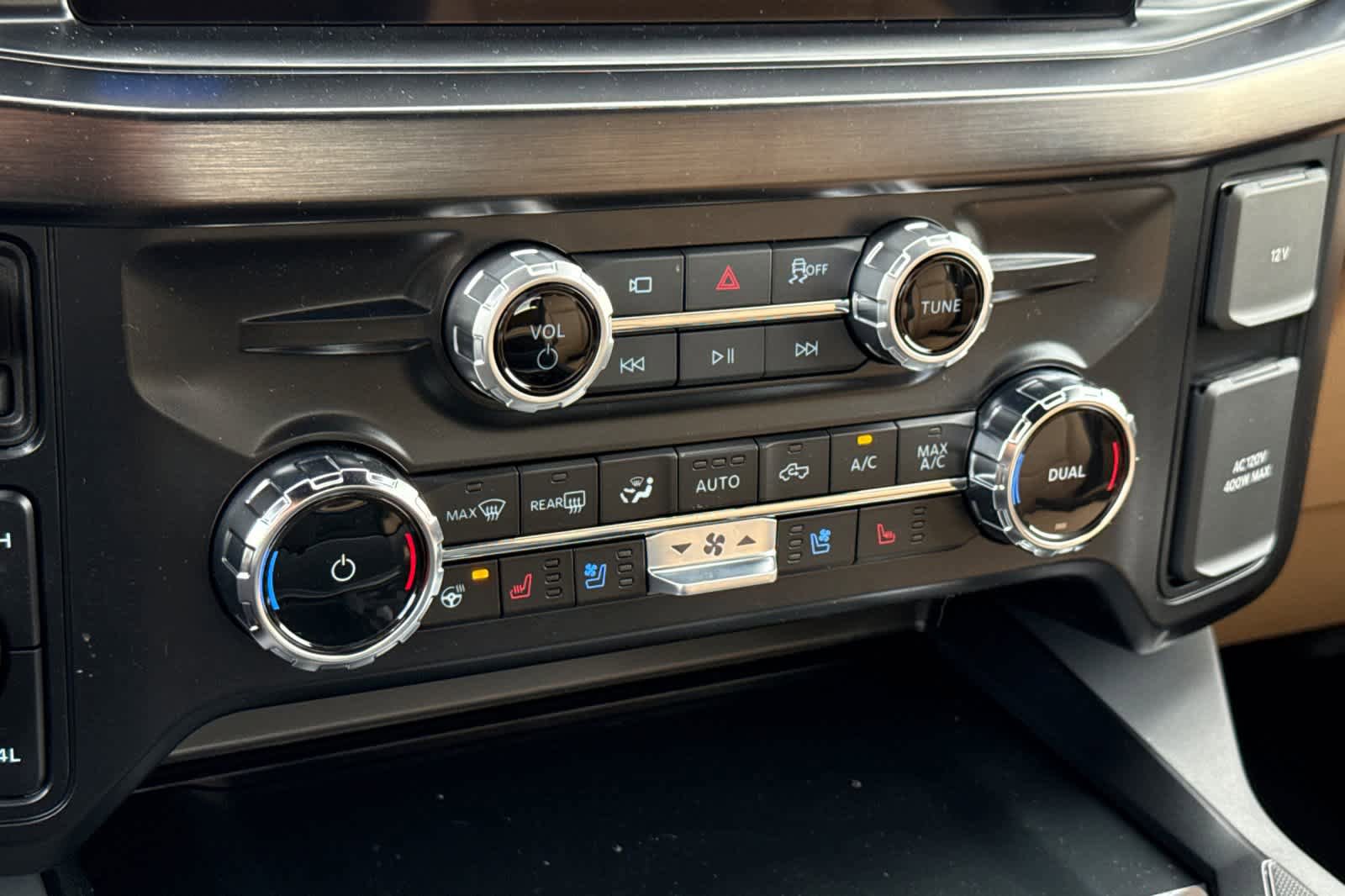 New 2026 Ford F250 Lariat w/ Chrome Package image 18