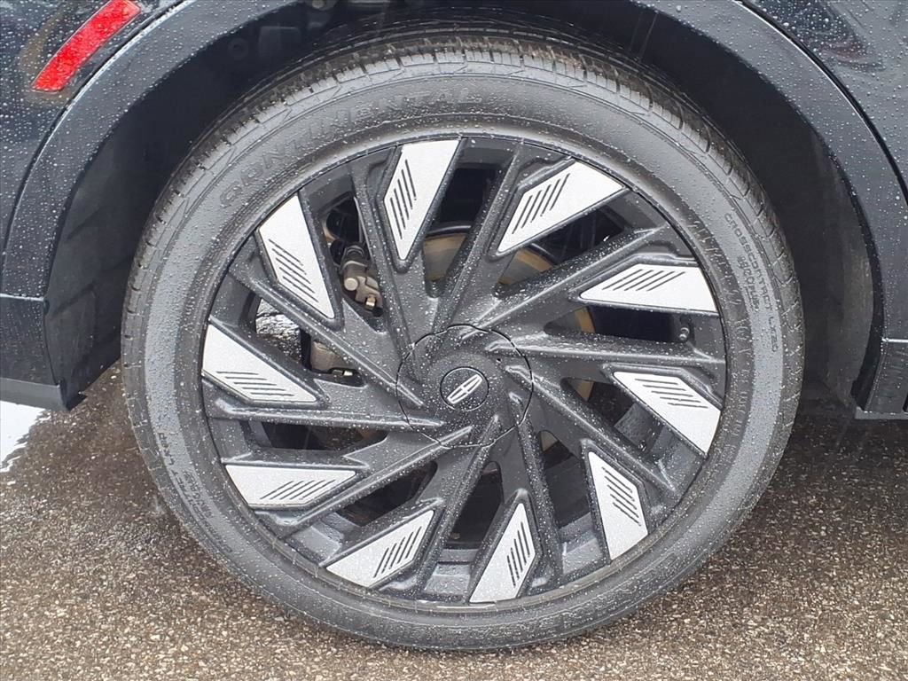 Used 2024 Lincoln Nautilus Reserve w/ Equipment Group 202A image 11