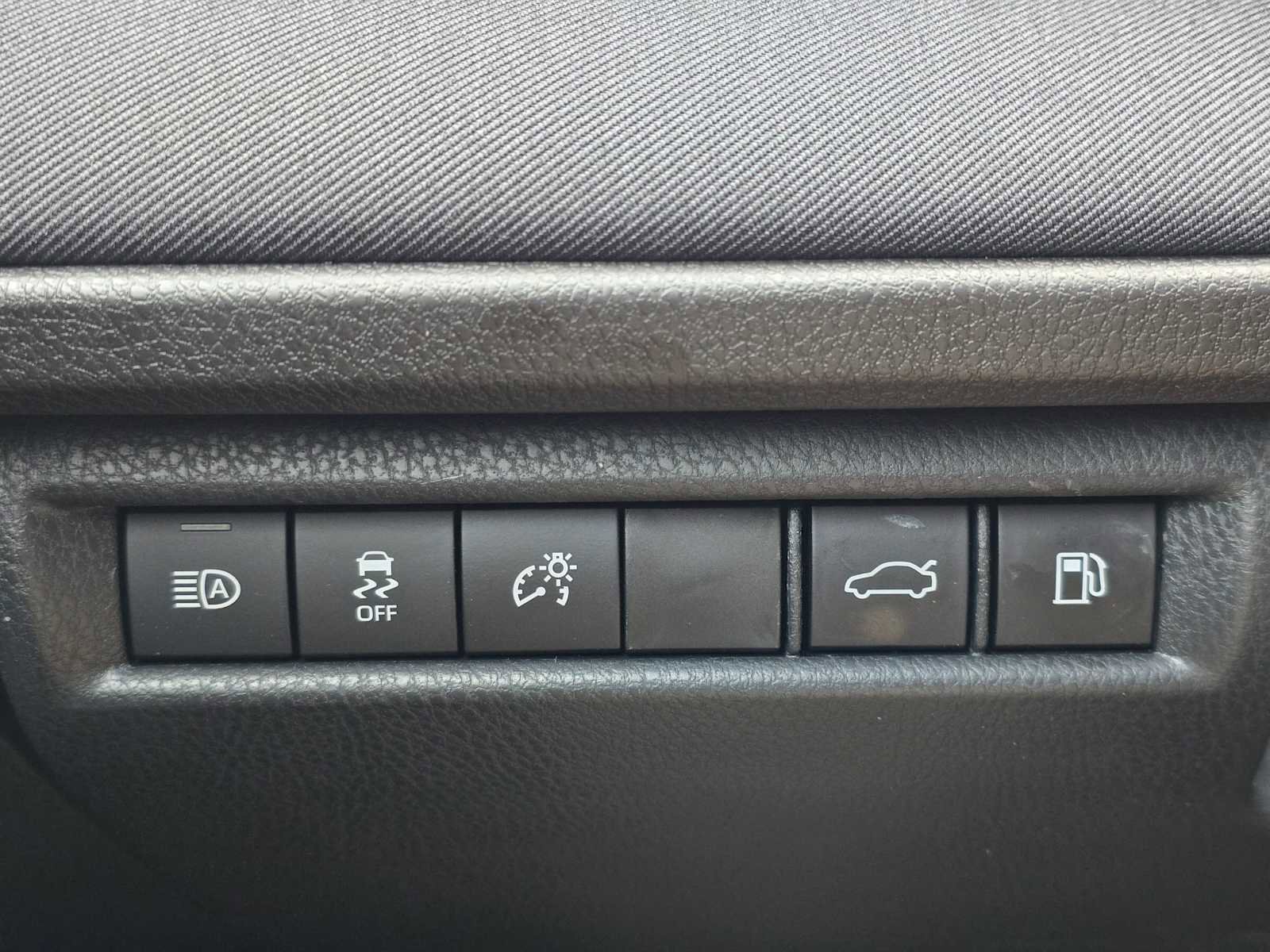 Used 2026 Toyota Camry LE w/ Convenience Package image 31