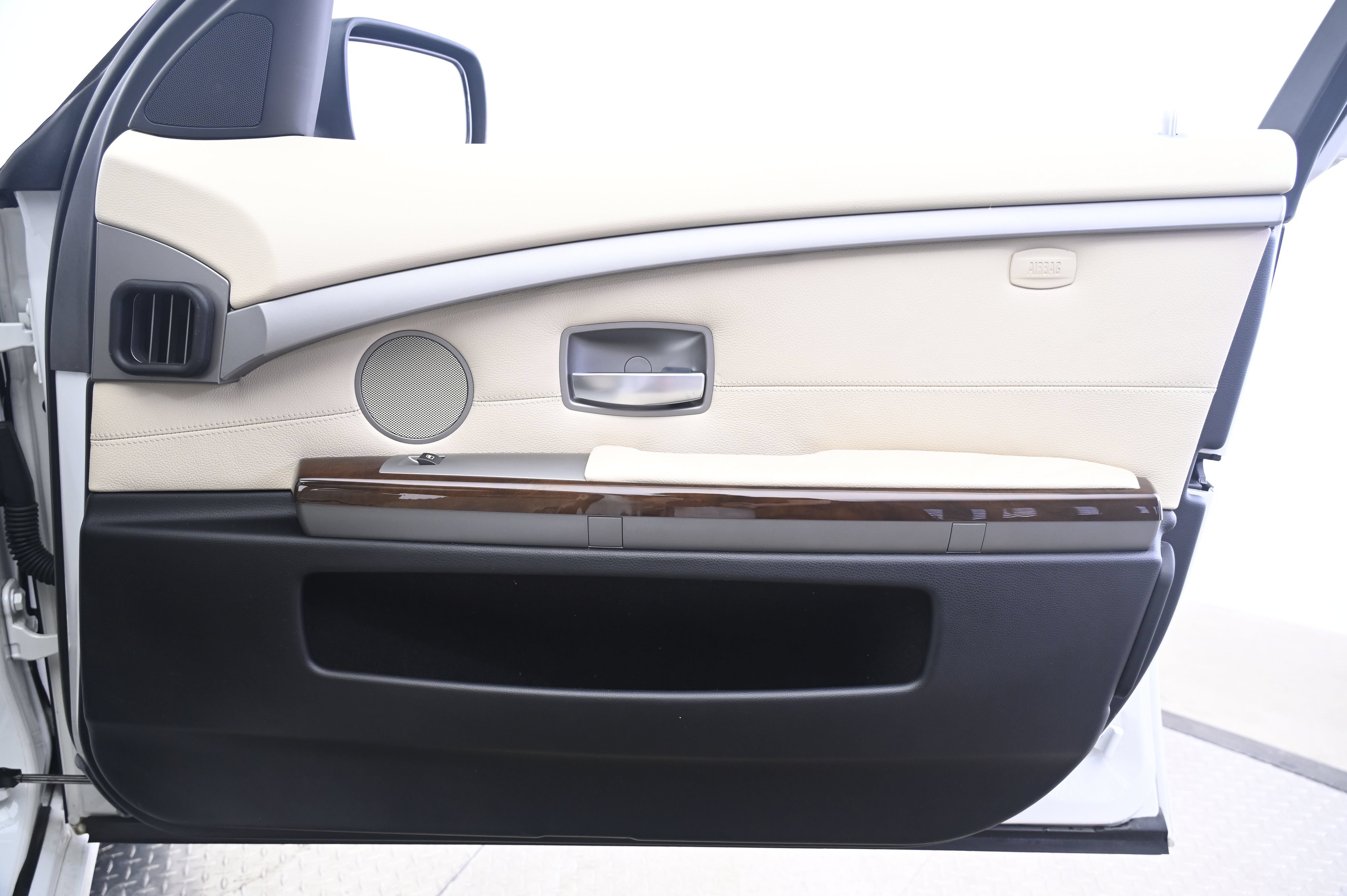 Used 2007 BMW 750Li RWD image 20