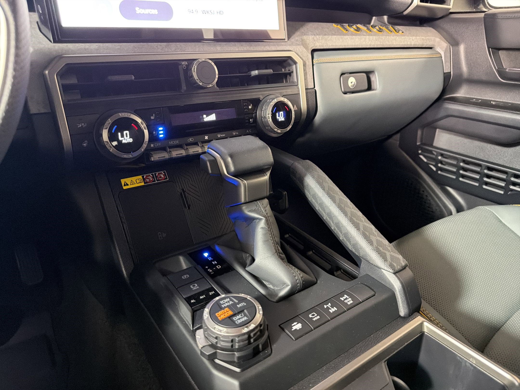 Used 2025 Toyota 4Runner Trailhunter AWD/4WD image 18