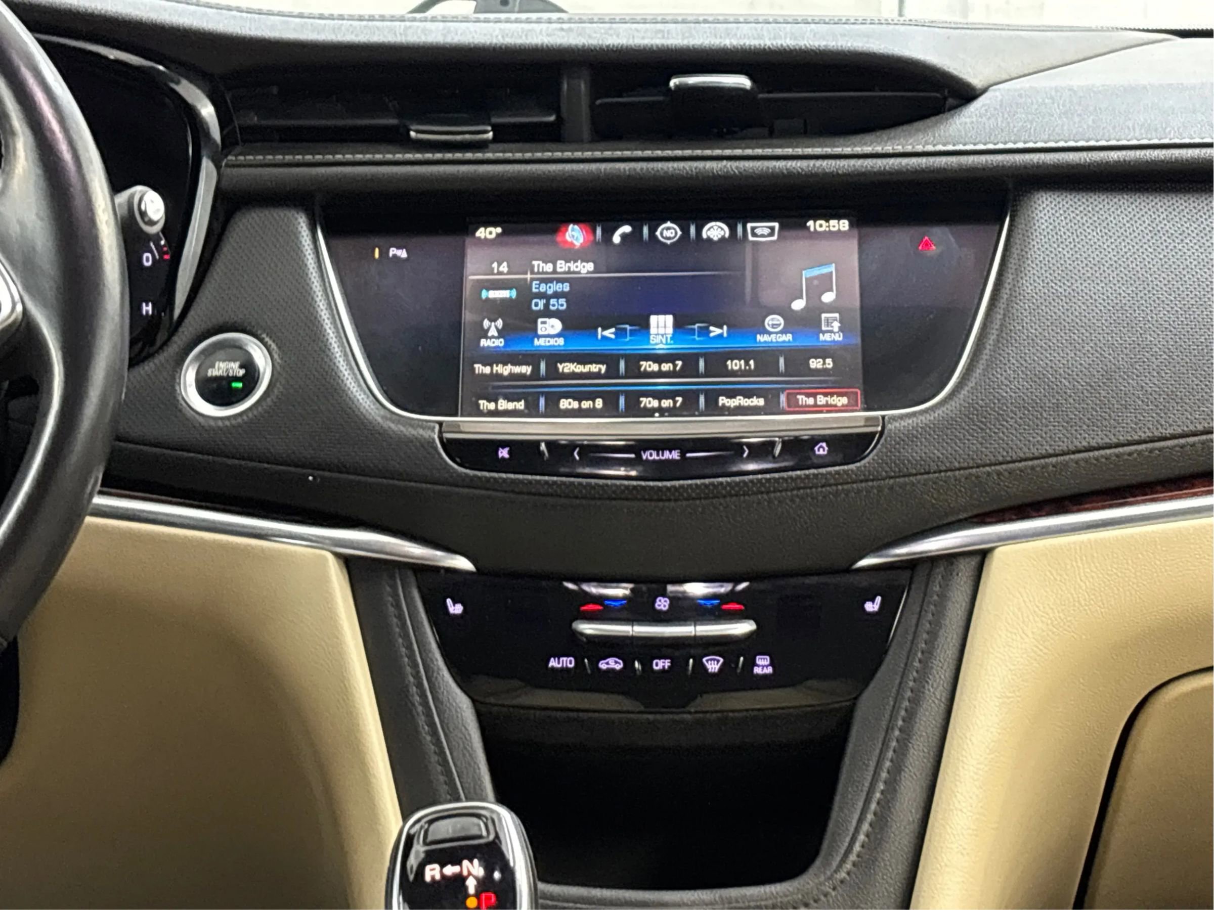Used 2017 Cadillac XT5 Luxury FWD image 19